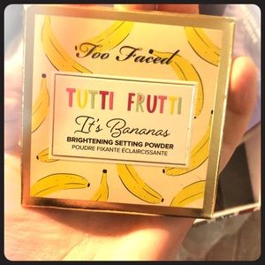 Tutti frutti setting powder by too faced